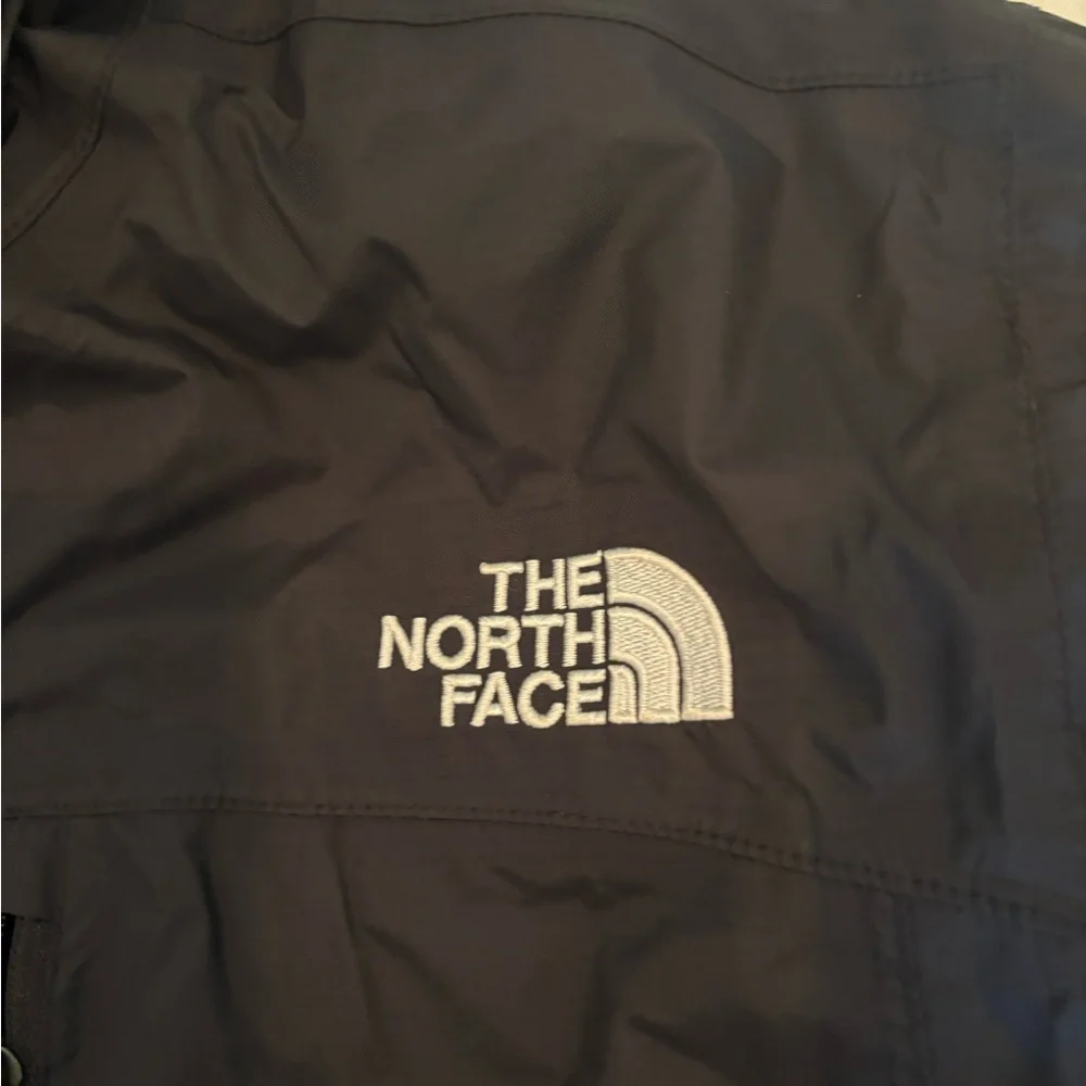 The North Face Men's Black Windbreaker - Picture 2 of 4
